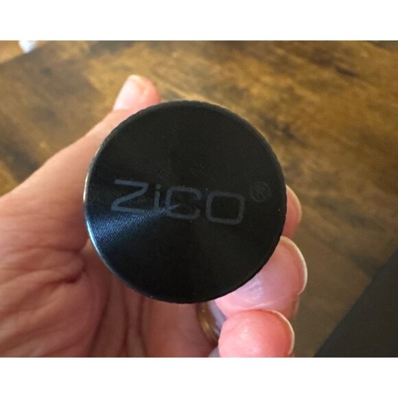 Zico Portable travel cigar humidor tube with a built-in analog hygrometer - Picture 3 of 3